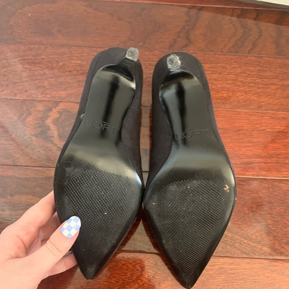 Ann Taylor LOFT black pumps - Picture 4 of 5
